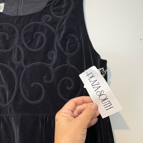 NWT Plaza South vintage Velvet Dress - Black - Picture 3 of 5